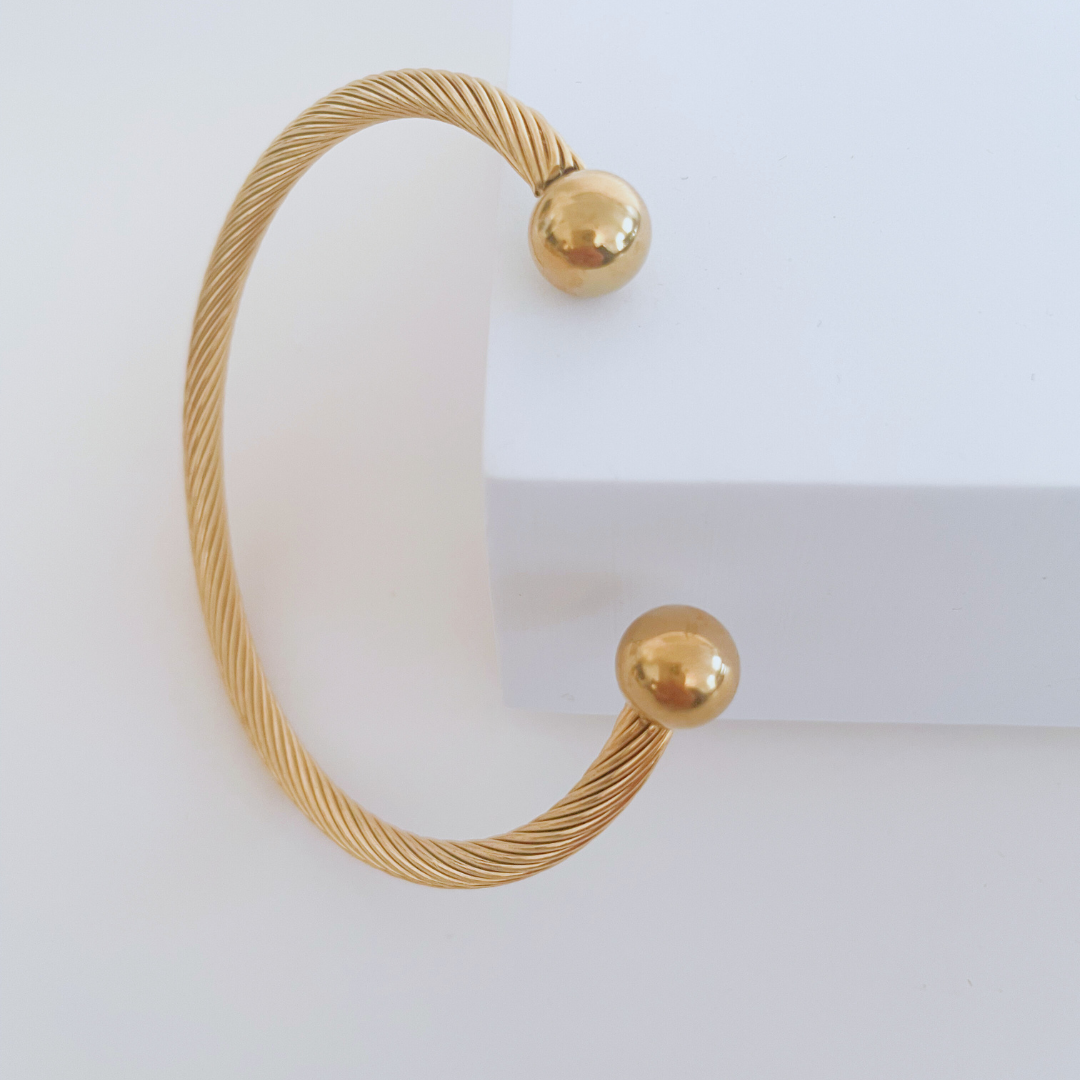 ADELE BANGLE