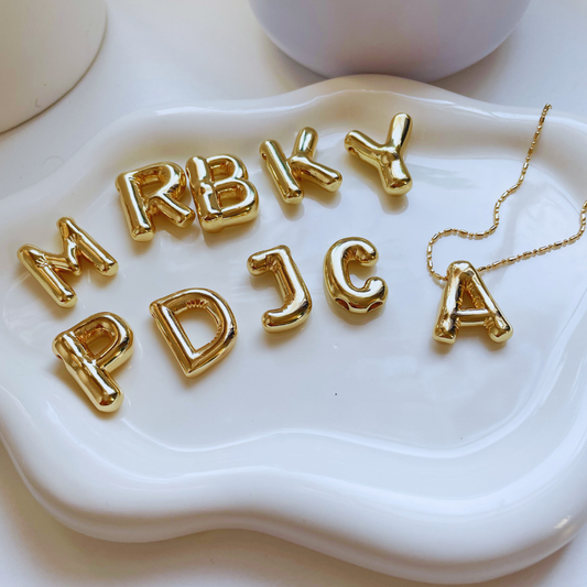 INICIALES CHONKY NECKLECE